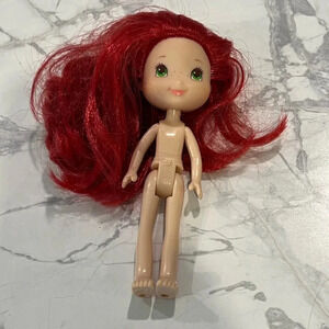 2008 Strawberry  Shortcake “Berry Sweet Styles” Doll w Rooted Hair SCENTED